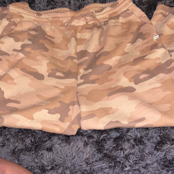 Fabletics Forever Fleece Go To Pants size 2X - Picture 7 of 7